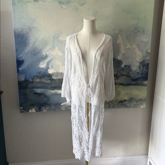 Elegant Large White Lace Kimono or Pool Cover Up - Picture 1 of 9